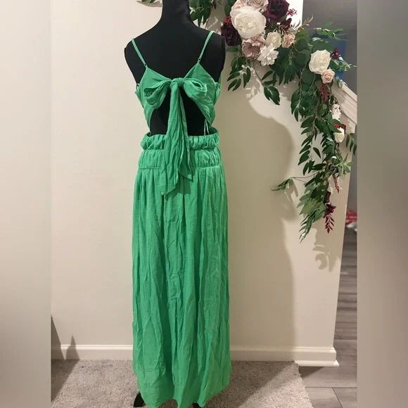 Astr Vibrant Green Midi Dress - Picture 7 of 7